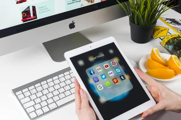 Publicidad en redes sociales: Cómo destacar en un mar de contenido estrategias de publicidad digital